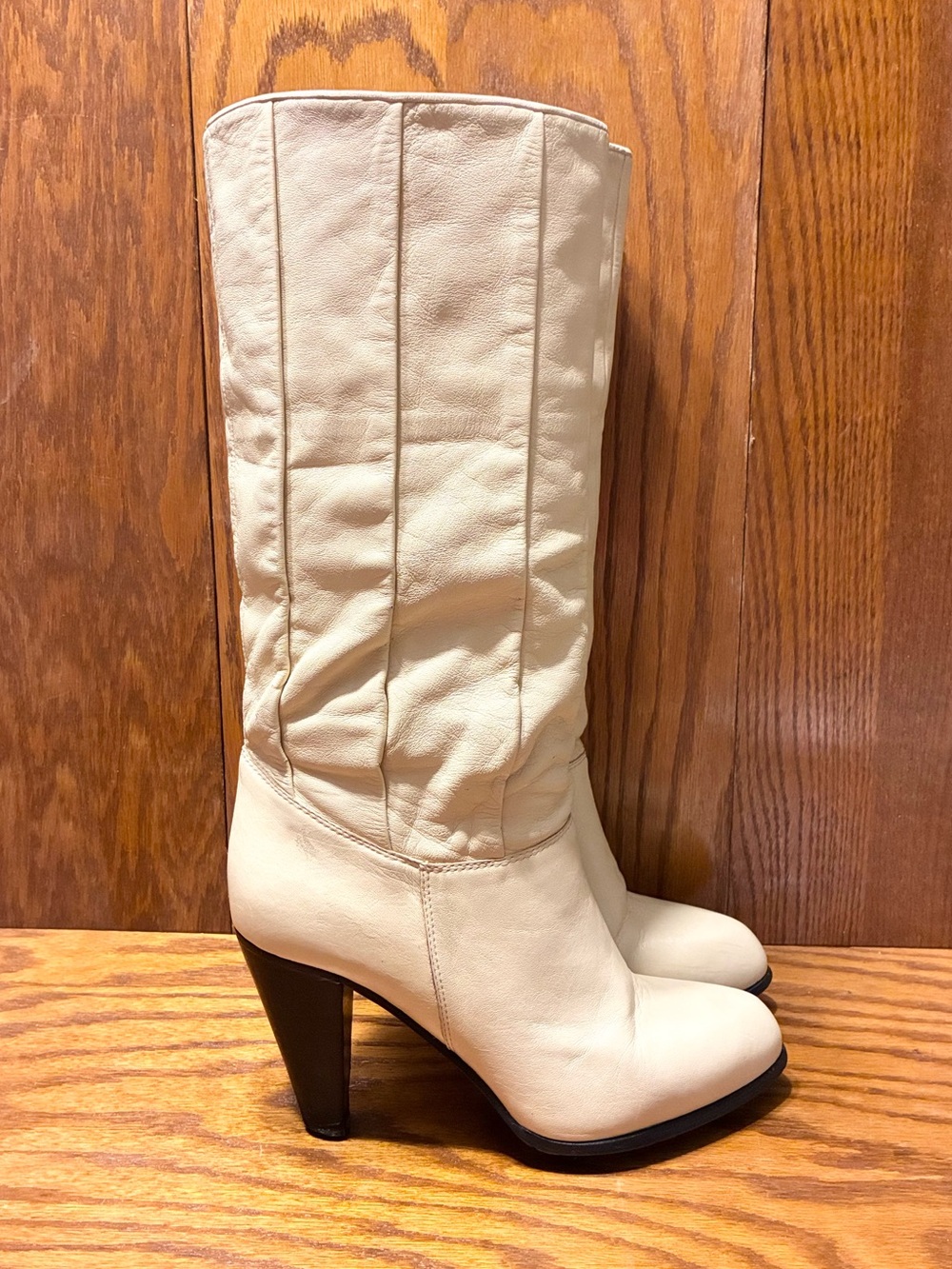VTG 90s Danelle Cream Vertical Pleat Tall Leather Boots Brazil Made Size 8.5